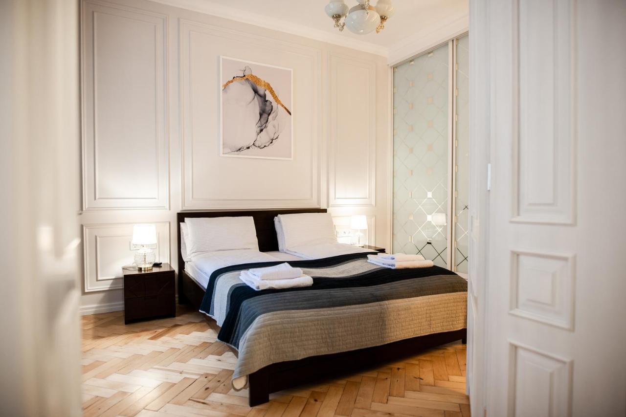 Gepner Apartments On Rynok Square Лвив Екстериор снимка